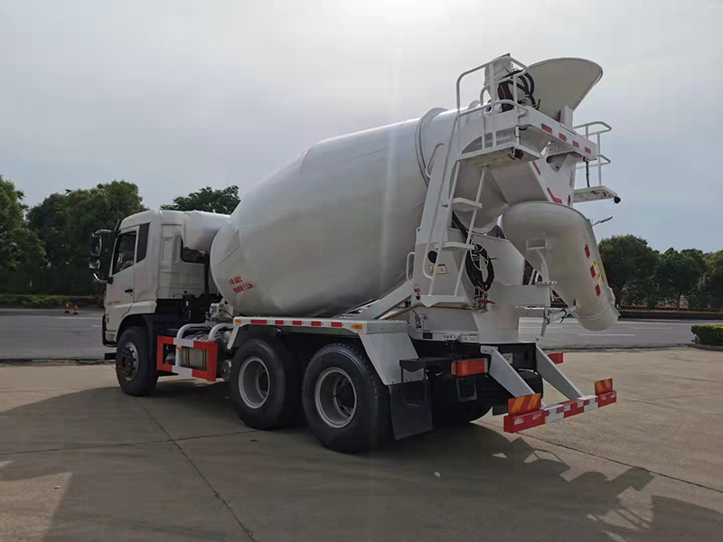 航天萬山 后八輪攪拌車