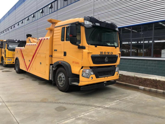 重汽豪沃拖吊聯(lián)體黃牌清障車(chē)