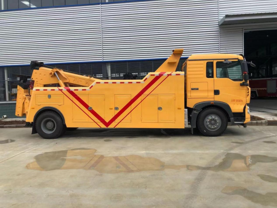 重汽豪沃拖吊聯(lián)體黃牌清障車(chē)