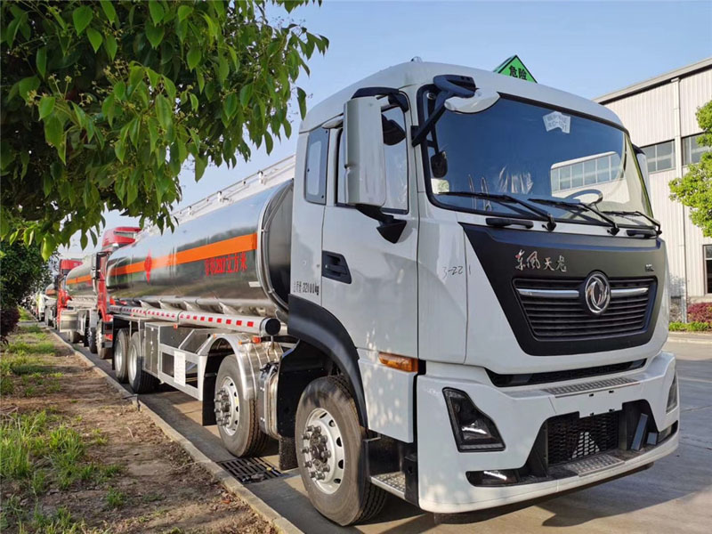 東風天龍前四后八29.7方350馬力鋁合金運油車20噸不超載