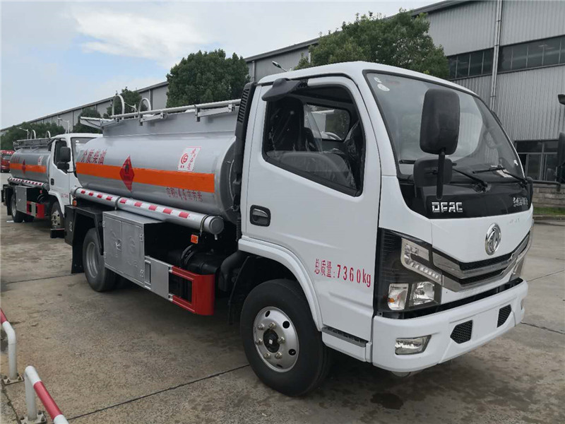 東風(fēng)多利卡4.5方 加油車