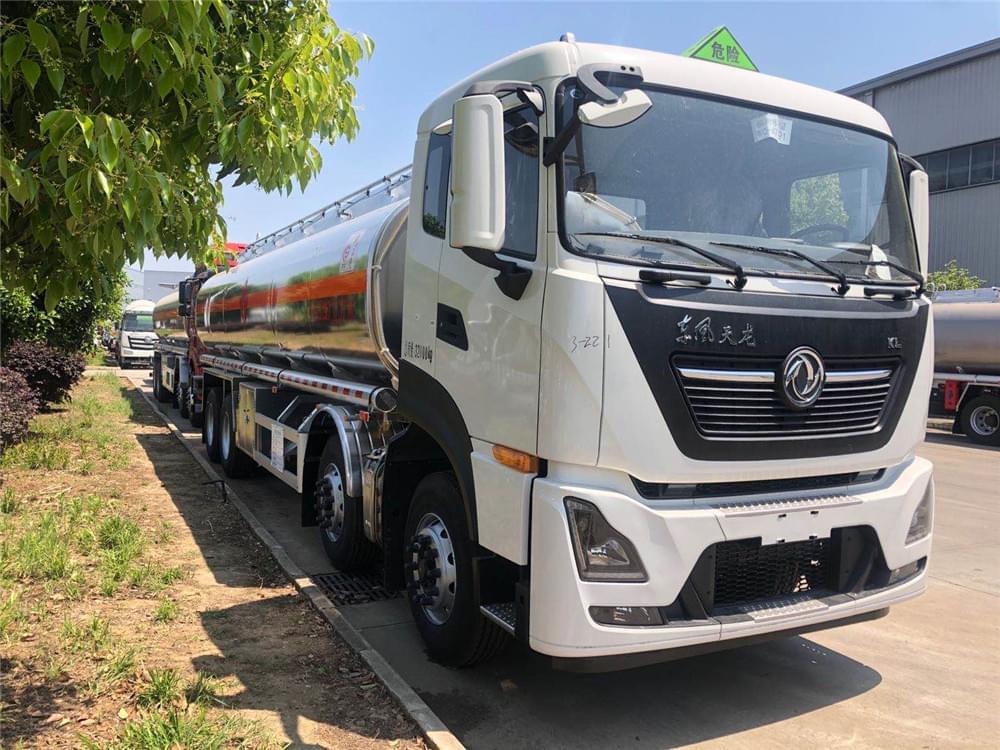 25.2 東風(fēng)天龍前四后八鋁合金運(yùn)油車