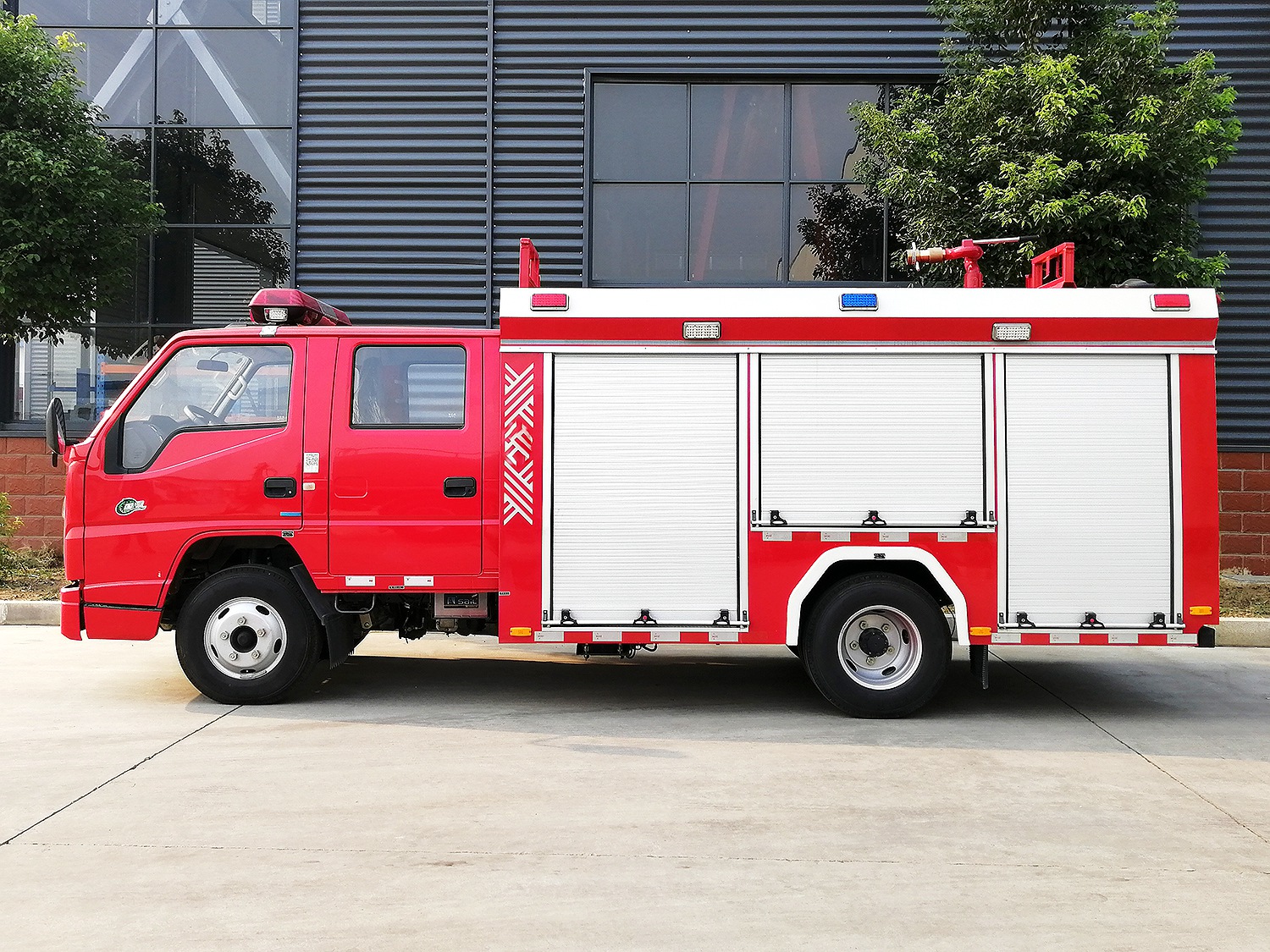 江鈴順達2.5立方水罐消防車