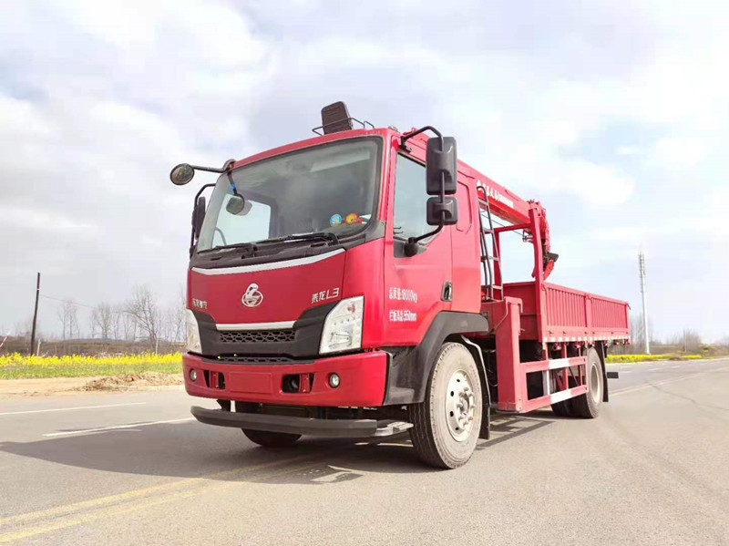 柳汽單橋宏昌天馬8噸吊機(jī)