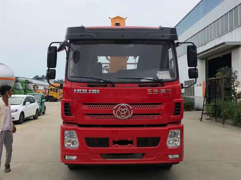 三環(huán)昊龍?zhí)嵘龢虺S12噸吊機