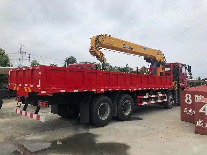 陜汽德龍前四后八