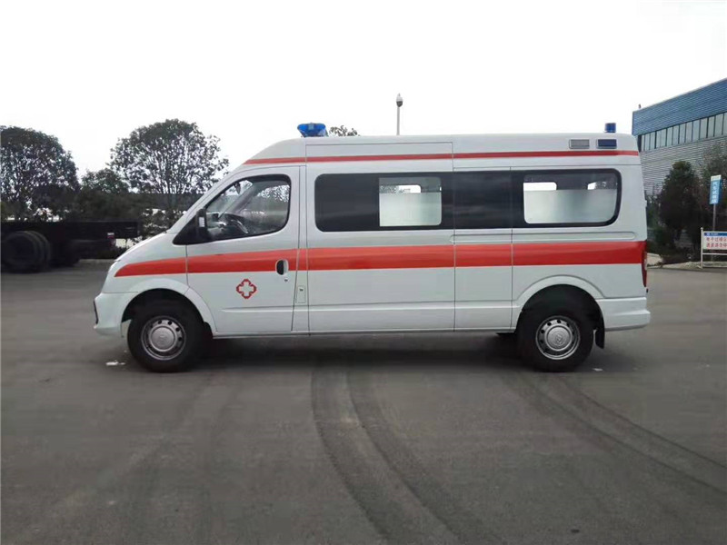 上汽大通V80長軸中頂救護車(柴油版)