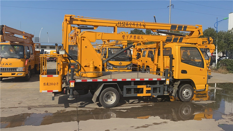 華通凱馬汽油高空作業車