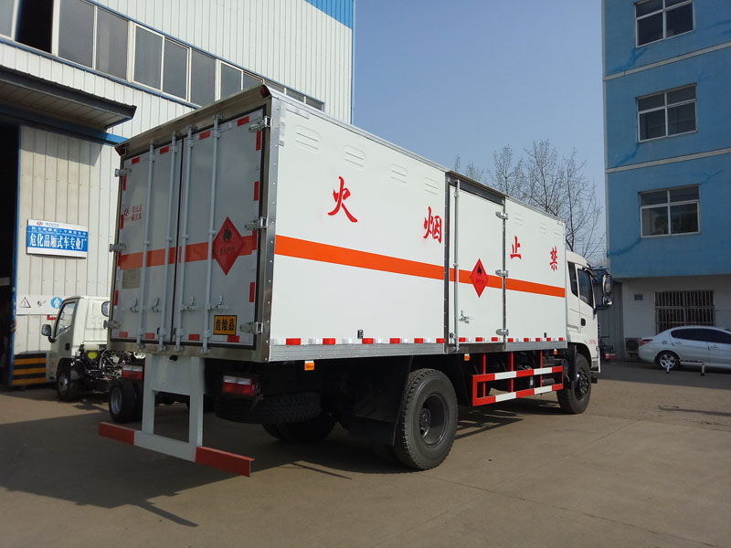 東風6.1米(9噸)氣體廂式車